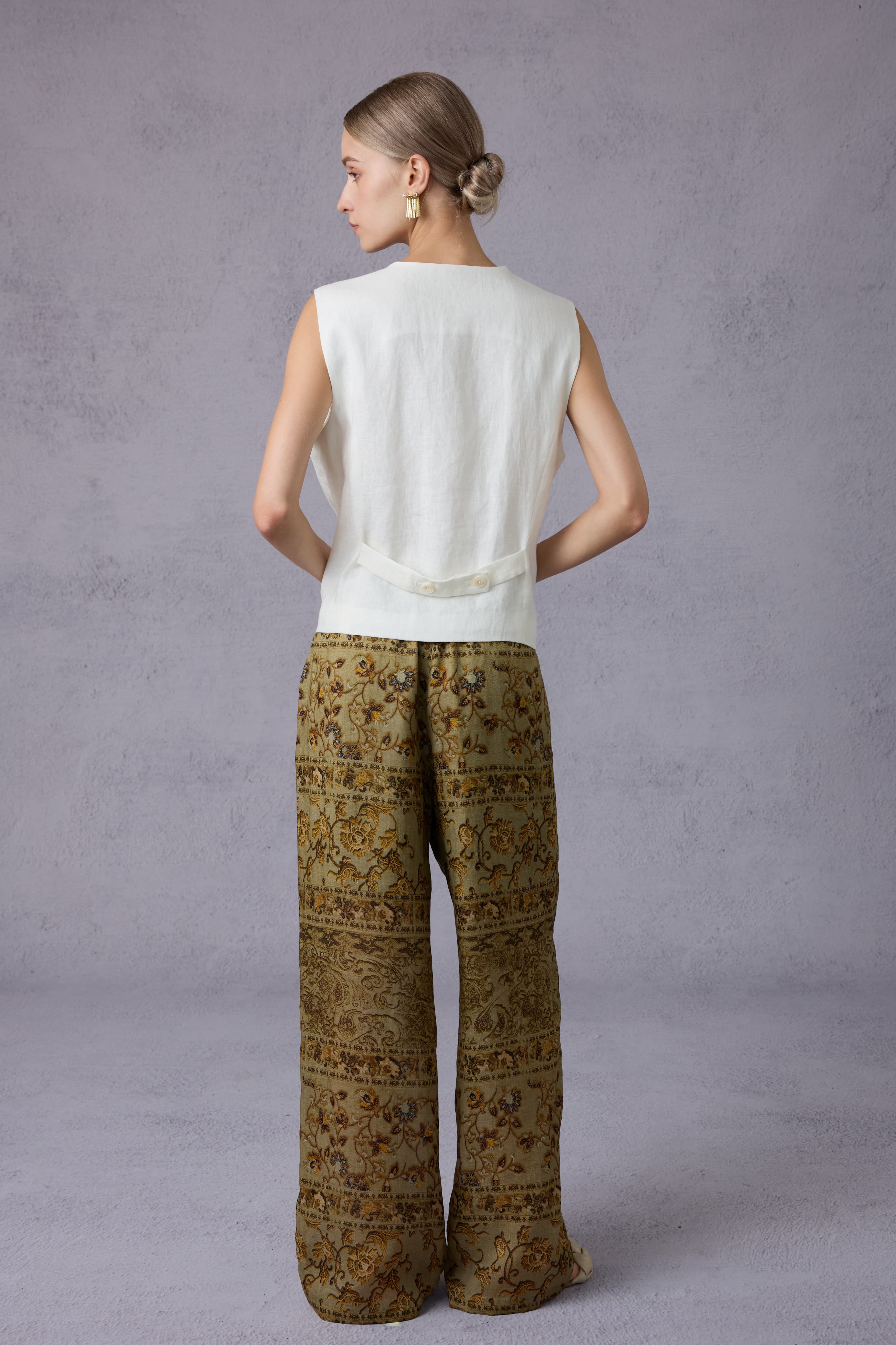Pure White V-Neck Linen Vest & Moss Green Retro Printed Wide-Leg Pants Set